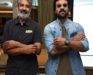Ram Charan saw 'RRR' for the first time with Rajamouli at 4 am in local theatre | Ram Charan saw 'RRR' for the first time with Rajamouli at 4 am in local theatre