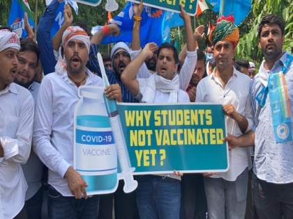 NSUI holds protest march to Parliament, demands immediate vaccination policy, relief packages for students | NSUI holds protest march to Parliament, demands immediate vaccination policy, relief packages for students