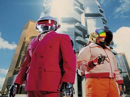 Grammy-winning electronic music duo Daft Punk announces breakup after 28 years | Grammy-winning electronic music duo Daft Punk announces breakup after 28 years
