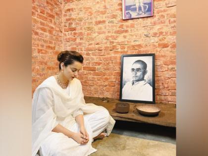 Kangana Ranaut pays tribute to Veer Savarkar by visiting his Kala Pani cell | Kangana Ranaut pays tribute to Veer Savarkar by visiting his Kala Pani cell