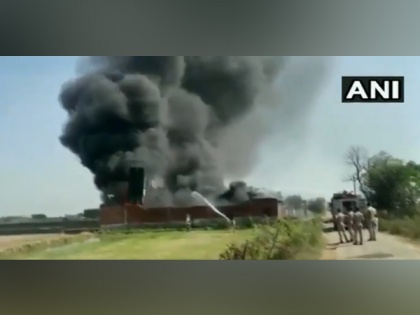 Fire breaks out at chemical factory in Meerut's Kharkhauda | Fire breaks out at chemical factory in Meerut's Kharkhauda