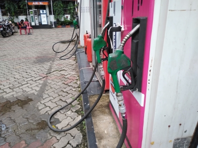 Petrol, diesel prices rise on hold for 2nd consecutive day | Petrol, diesel prices rise on hold for 2nd consecutive day