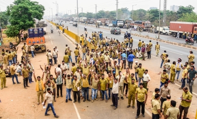 Odisha drivers' Mahasangha joins 'Quit Steering wheel' movement against new hit-and-run law | Odisha drivers' Mahasangha joins 'Quit Steering wheel' movement against new hit-and-run law Odisha drivers' Mahasangha joins 'Quit Steering wheel' movement against new hit-and-run law | Odisha drivers' Mahasangha joins 'Quit Steering wheel' movement against new hit-and-run law