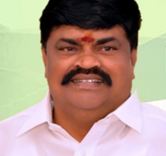 TN police arrest ex-Minister Rajenthra Bhalaji in Rs 3 crore cheating case from K'taka | TN police arrest ex-Minister Rajenthra Bhalaji in Rs 3 crore cheating case from K'taka