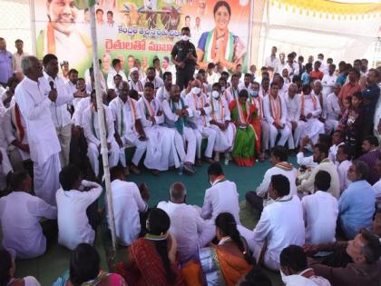 Telangana CLP leader slams CM Chandrashekar Rao for failing to rescue farmers | Telangana CLP leader slams CM Chandrashekar Rao for failing to rescue farmers Telangana CLP leader slams CM Chandrashekar Rao for failing to rescue farmers | Telangana CLP leader slams CM Chandrashekar Rao for failing to rescue farmers