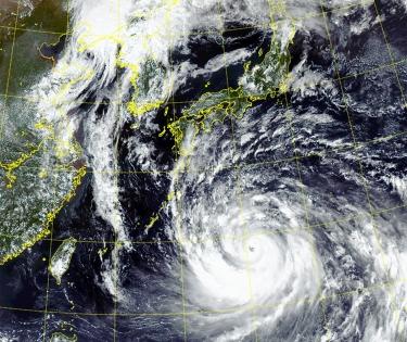 S.Korea: 1 person injured, hundreds evacuated as Typhoon Nanmadol nears | S.Korea: 1 person injured, hundreds evacuated as Typhoon Nanmadol nears