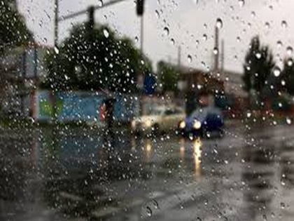 Parts of Delhi receive light rain | Parts of Delhi receive light rain