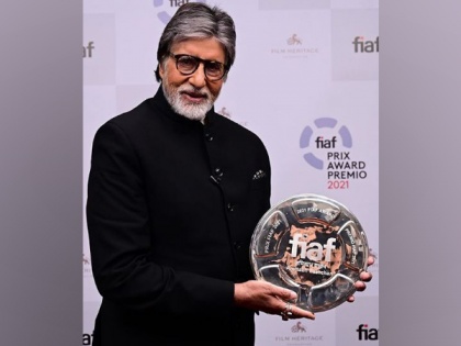 Amitabh Bachchan pens note of gratitude to film industry after receiving FIAF award | Amitabh Bachchan pens note of gratitude to film industry after receiving FIAF award