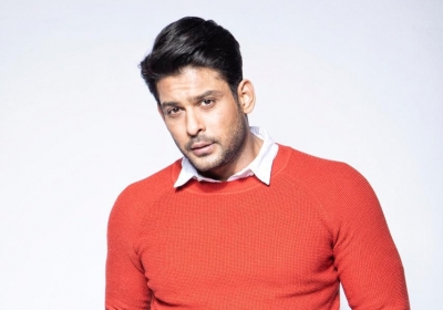 Sidharth Shukla tries to pull off SRK's signature pose | Sidharth Shukla tries to pull off SRK's signature pose Sidharth Shukla tries to pull off SRK's signature pose | Sidharth Shukla tries to pull off SRK's signature pose