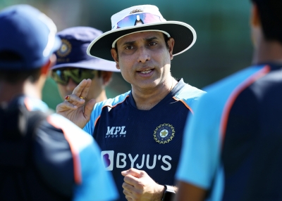 Play with fearless attitude in T20s, but important to assess conditions and situations, says VVS Laxman | Play with fearless attitude in T20s, but important to assess conditions and situations, says VVS Laxman