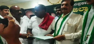 Senior BJP leader Ayanur Manjunath joins JD(S), to contest from Shivamogga | Senior BJP leader Ayanur Manjunath joins JD(S), to contest from Shivamogga