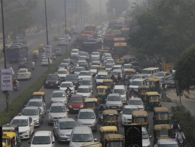 Traffic goes for a toss as farmers choke roads in Delhi | Traffic goes for a toss as farmers choke roads in Delhi