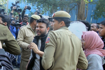 SIT starts probe into viral videos of Jamia violence | SIT starts probe into viral videos of Jamia violence