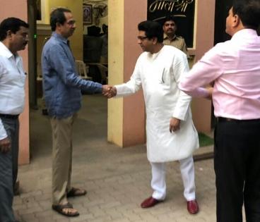 Uddhav, Raj to be together in single morcha against imposition of Hindi, says Sanjay Raut | Uddhav, Raj to be together in single morcha against imposition of Hindi, says Sanjay Raut Uddhav, Raj to be together in single morcha against imposition of Hindi, says Sanjay Raut | Uddhav, Raj to be together in single morcha against imposition of Hindi, says Sanjay Raut
