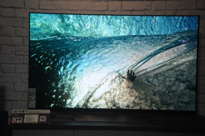 LG unveils world's first bendable 42-inch OLED TV for gaming, streaming | LG unveils world's first bendable 42-inch OLED TV for gaming, streaming