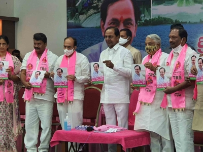 TRS promises free drinking water in Hyderabad | TRS promises free drinking water in Hyderabad