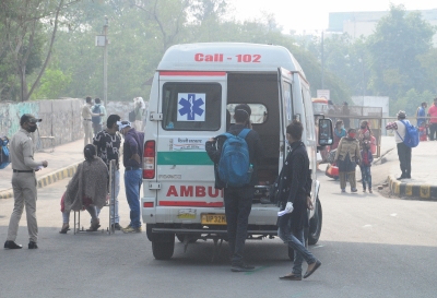 2 passengers from UK test Covid positive in Kolkata | 2 passengers from UK test Covid positive in Kolkata 2 passengers from UK test Covid positive in Kolkata | 2 passengers from UK test Covid positive in Kolkata