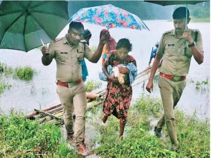 Kerala rains: Officials rescue 3 pregnant women stranded in a forest | Kerala rains: Officials rescue 3 pregnant women stranded in a forest