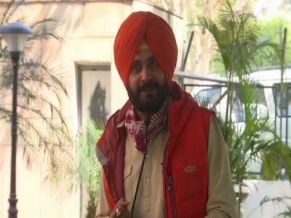 Calling for resumption of trade, Sidhu mocks Centre by listing Pak's commodity prices | Calling for resumption of trade, Sidhu mocks Centre by listing Pak's commodity prices