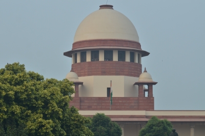 Amid lockdown, SC grants Rs 4 lakh to woman rendered homeless | Amid lockdown, SC grants Rs 4 lakh to woman rendered homeless