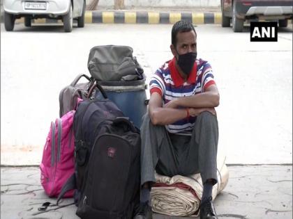 Another exodus of migrant workers underway as Delhi extends lockdown | Another exodus of migrant workers underway as Delhi extends lockdown
