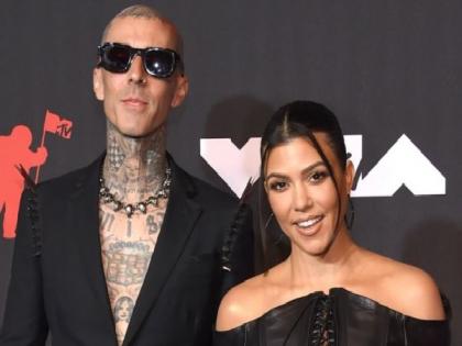Kourtney Kardashian ties the knot with Travis Barker in Las Vegas | Kourtney Kardashian ties the knot with Travis Barker in Las Vegas Kourtney Kardashian ties the knot with Travis Barker in Las Vegas | Kourtney Kardashian ties the knot with Travis Barker in Las Vegas
