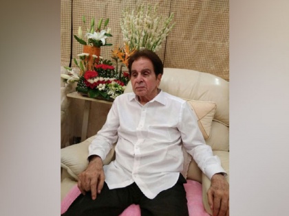 Indian film industry pays tribute to late star Dilip Kumar | Indian film industry pays tribute to late star Dilip Kumar