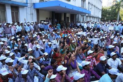 Stand-off continues in Andhra over employees' pay revision | Stand-off continues in Andhra over employees' pay revision