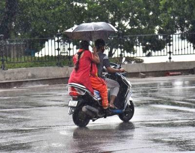 Telangana on alert as heavy rains continue | Telangana on alert as heavy rains continue