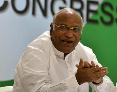 Indians are succumbing to hatred: Kharge on Bulli bai row | Indians are succumbing to hatred: Kharge on Bulli bai row