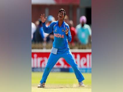 West Bengal govt felicitates cricketer Deepti Sharma | West Bengal govt felicitates cricketer Deepti Sharma