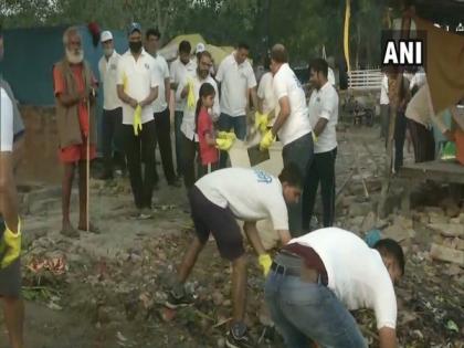 Delhi: 'Swacchhata Abhiyaan' orgsed at Ramghat under 'Namami Gange' | Delhi: 'Swacchhata Abhiyaan' orgsed at Ramghat under 'Namami Gange'