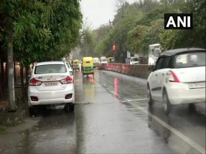 Heavy rains affect flights in Delhi | Heavy rains affect flights in Delhi Heavy rains affect flights in Delhi | Heavy rains affect flights in Delhi
