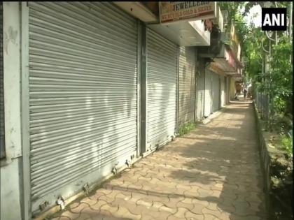 COVID-19: Kolkata streets wear deserted look as lockdown measures enforced in West Bengal | COVID-19: Kolkata streets wear deserted look as lockdown measures enforced in West Bengal COVID-19: Kolkata streets wear deserted look as lockdown measures enforced in West Bengal | COVID-19: Kolkata streets wear deserted look as lockdown measures enforced in West Bengal