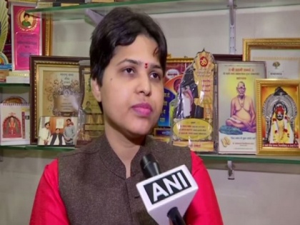 Will visit Sabarimala after Nov 20 whether provided protection or not: Activist Trupti Desai. | Will visit Sabarimala after Nov 20 whether provided protection or not: Activist Trupti Desai.