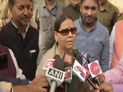 Cong, RJD leaders protest against Bihar CM over farmers subsidy scam | Cong, RJD leaders protest against Bihar CM over farmers subsidy scam Cong, RJD leaders protest against Bihar CM over farmers subsidy scam | Cong, RJD leaders protest against Bihar CM over farmers subsidy scam