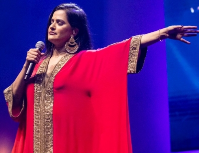 Sona Mohapatra sing 'Kuhu Kuhu' in impromptu tribute to Lata Mangeshkar | Sona Mohapatra sing 'Kuhu Kuhu' in impromptu tribute to Lata Mangeshkar