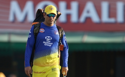 CSK share picture of Dhoni mowing his lawn amidst lockdown | CSK share picture of Dhoni mowing his lawn amidst lockdown