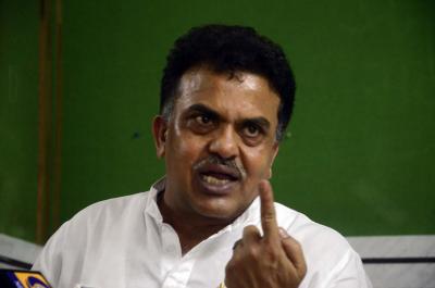 Ex-MP Sanjay Nirupam skins Congress for ‘total surrender’ to Shiv Sena (UBT); may rebel | Ex-MP Sanjay Nirupam skins Congress for ‘total surrender’ to Shiv Sena (UBT); may rebel