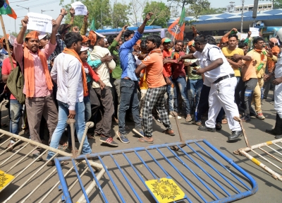 BJP's candidate selection goes awry, supporters stage protests in Bengal | BJP's candidate selection goes awry, supporters stage protests in Bengal