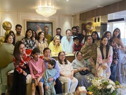 Kapoor family unites for Randhir Kapoor's 75th birthday | Kapoor family unites for Randhir Kapoor's 75th birthday