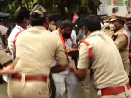 BJP worker attempts self-immolation in Vizianagaram during protest over Ram idol desecration | BJP worker attempts self-immolation in Vizianagaram during protest over Ram idol desecration