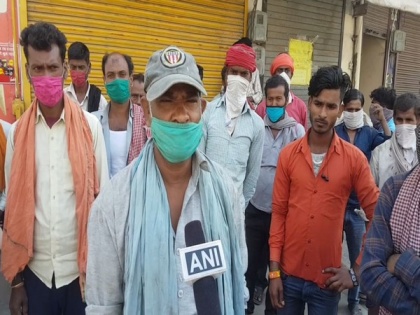 In search of work, labourers gather in Ludhiana 'mandi' amid complete lockdown | In search of work, labourers gather in Ludhiana 'mandi' amid complete lockdown