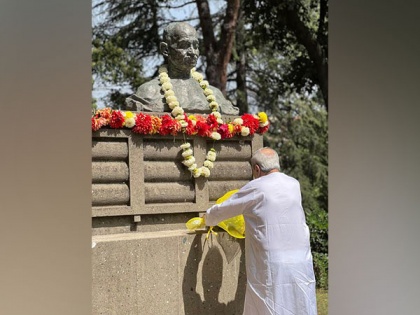 Odisha CM pays tribute to Mahatma Gandhi in Rome | Odisha CM pays tribute to Mahatma Gandhi in Rome