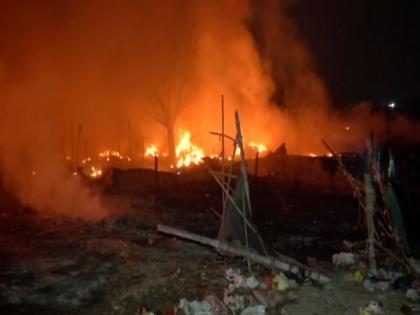 Ghaziabad: Fierce fire breaks out at slum area, firefighting operation underway | Ghaziabad: Fierce fire breaks out at slum area, firefighting operation underway Ghaziabad: Fierce fire breaks out at slum area, firefighting operation underway | Ghaziabad: Fierce fire breaks out at slum area, firefighting operation underway