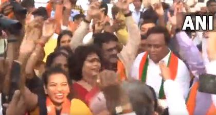 Assembly polls: BJP workers continue celebrations after party's win in 4 states | Assembly polls: BJP workers continue celebrations after party's win in 4 states