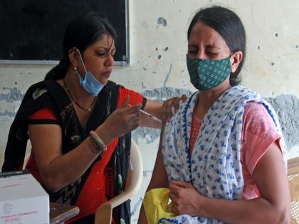 Mumbai: COVID-19 vaccination at govt, municipal corporation-run centres closed on Holi | Mumbai: COVID-19 vaccination at govt, municipal corporation-run centres closed on Holi Mumbai: COVID-19 vaccination at govt, municipal corporation-run centres closed on Holi | Mumbai: COVID-19 vaccination at govt, municipal corporation-run centres closed on Holi