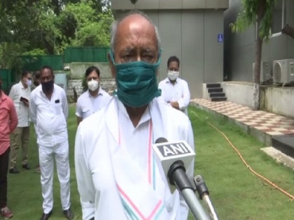 Will continue to raise issues concerning people even if 100 FIRs filed: Digvijaya Singh | Will continue to raise issues concerning people even if 100 FIRs filed: Digvijaya Singh