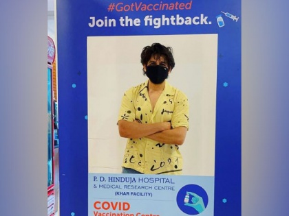 'Loading Antibodies': Kartik Aaryan receives first dose of COVID-19 vaccine | 'Loading Antibodies': Kartik Aaryan receives first dose of COVID-19 vaccine