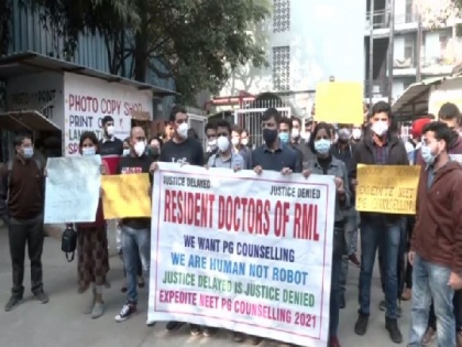 Delhi: RML hospital threatens disciplinary action against doctors on strike | Delhi: RML hospital threatens disciplinary action against doctors on strike